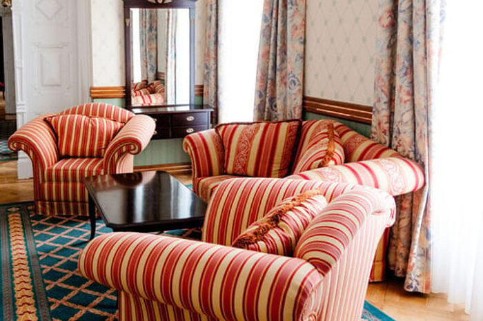 Roter Salon im Schlossparkhotel Schkopau